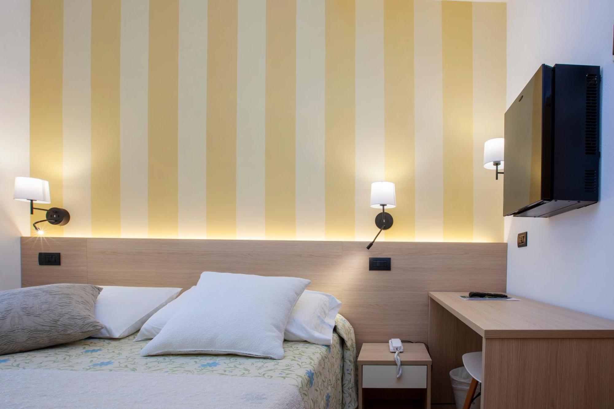 Hotel Palace Леванто Екстер'єр фото